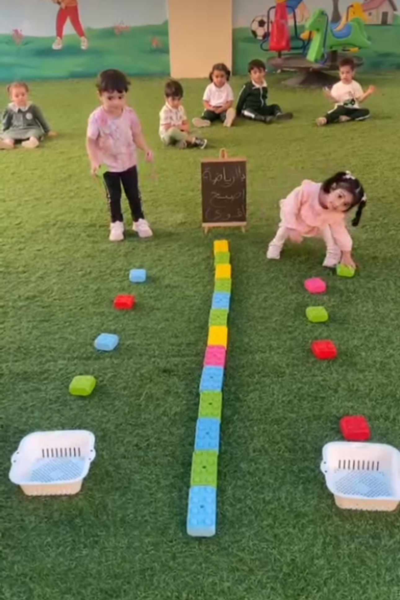 حضانة الطفل السعيد